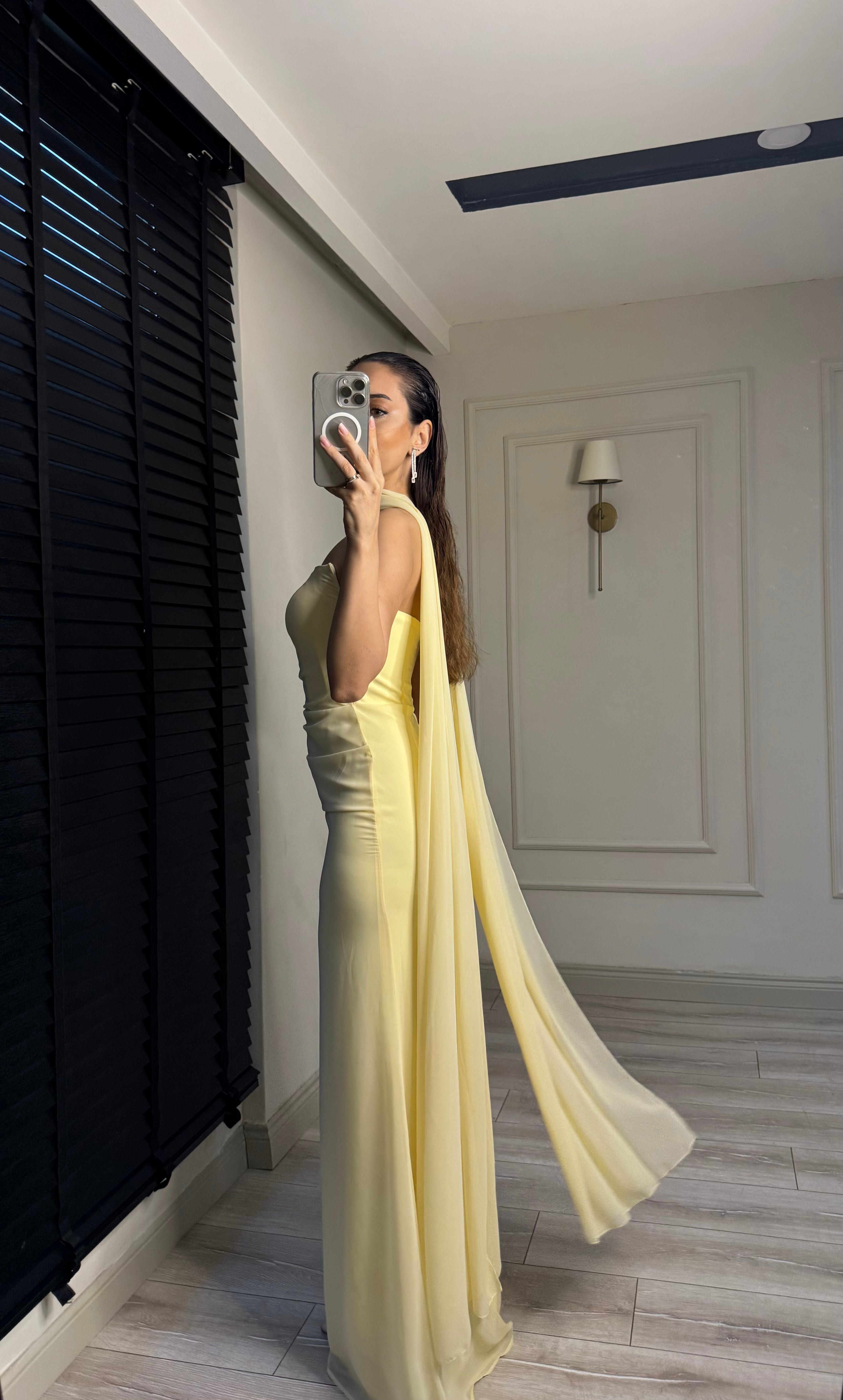 Straplez Drape Detay Fularlı Pastel Sarı Uzun Abiye