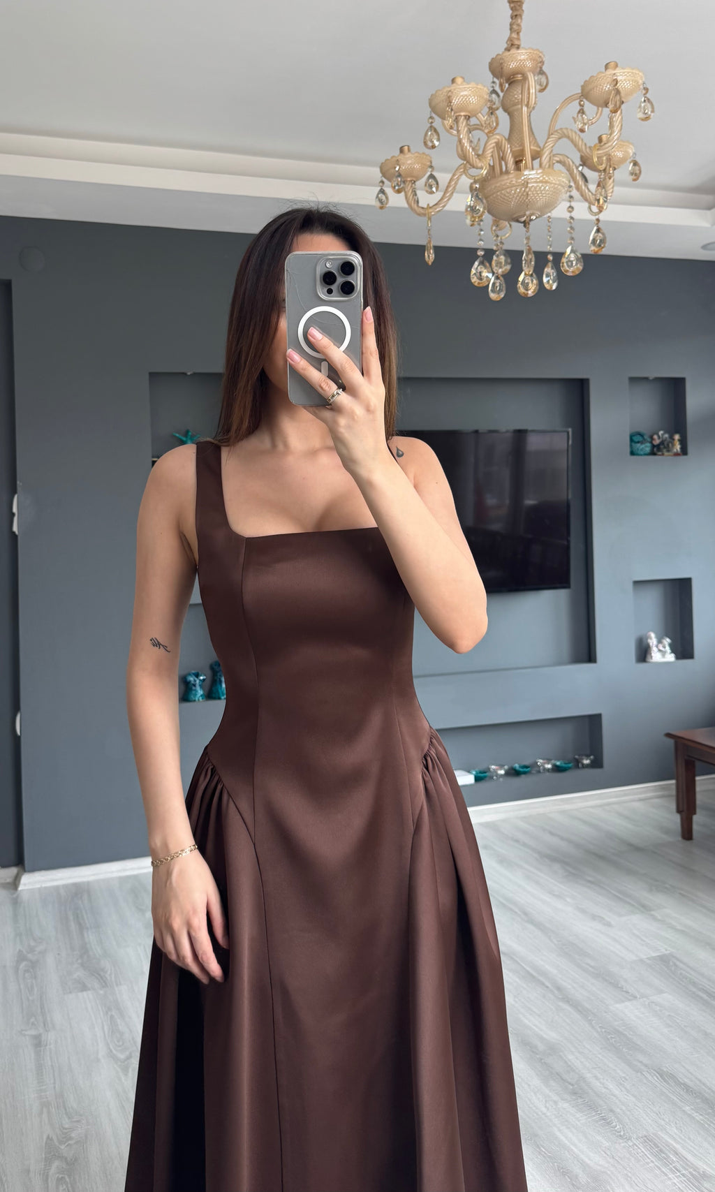 Saten Kumaş Bel Büzgülü Elbise - KAHVERENGİ