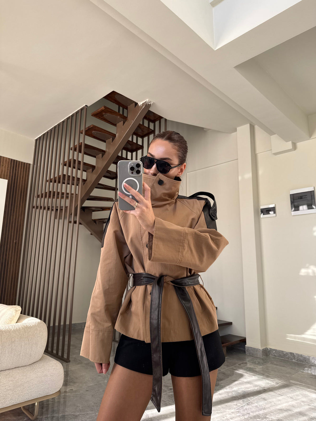 Deri Detaylı Kısa Premium Trench