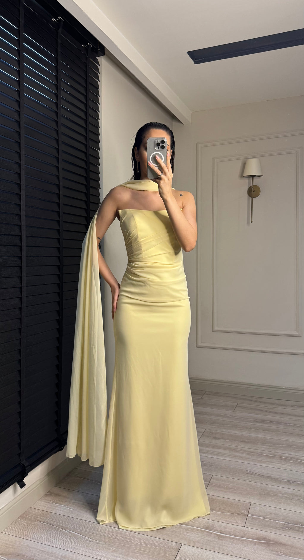 Straplez Drape Detay Fularlı Pastel Sarı Uzun Abiye