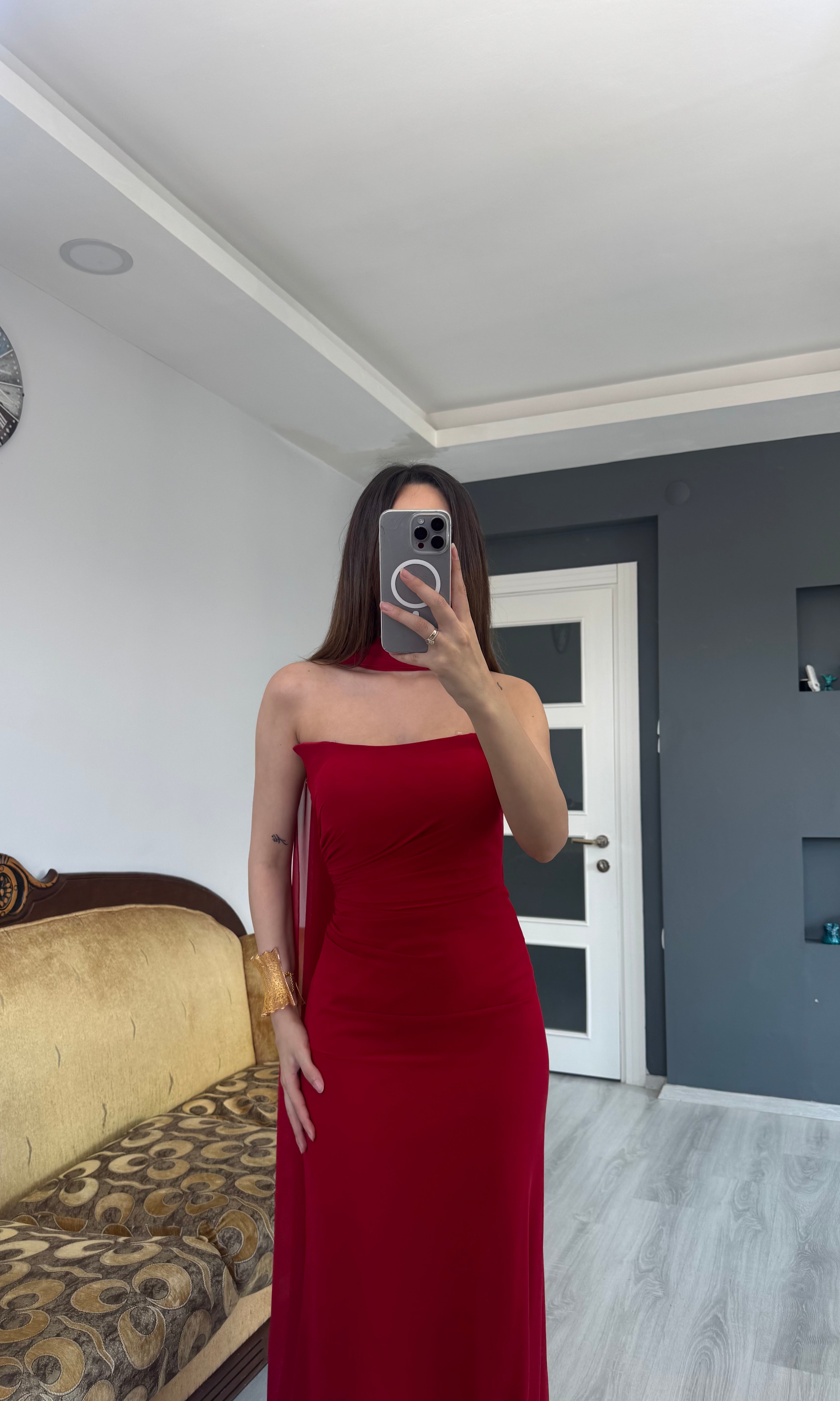 Straplez Drape Detay Fularlı Kırmızı Uzun Abiye