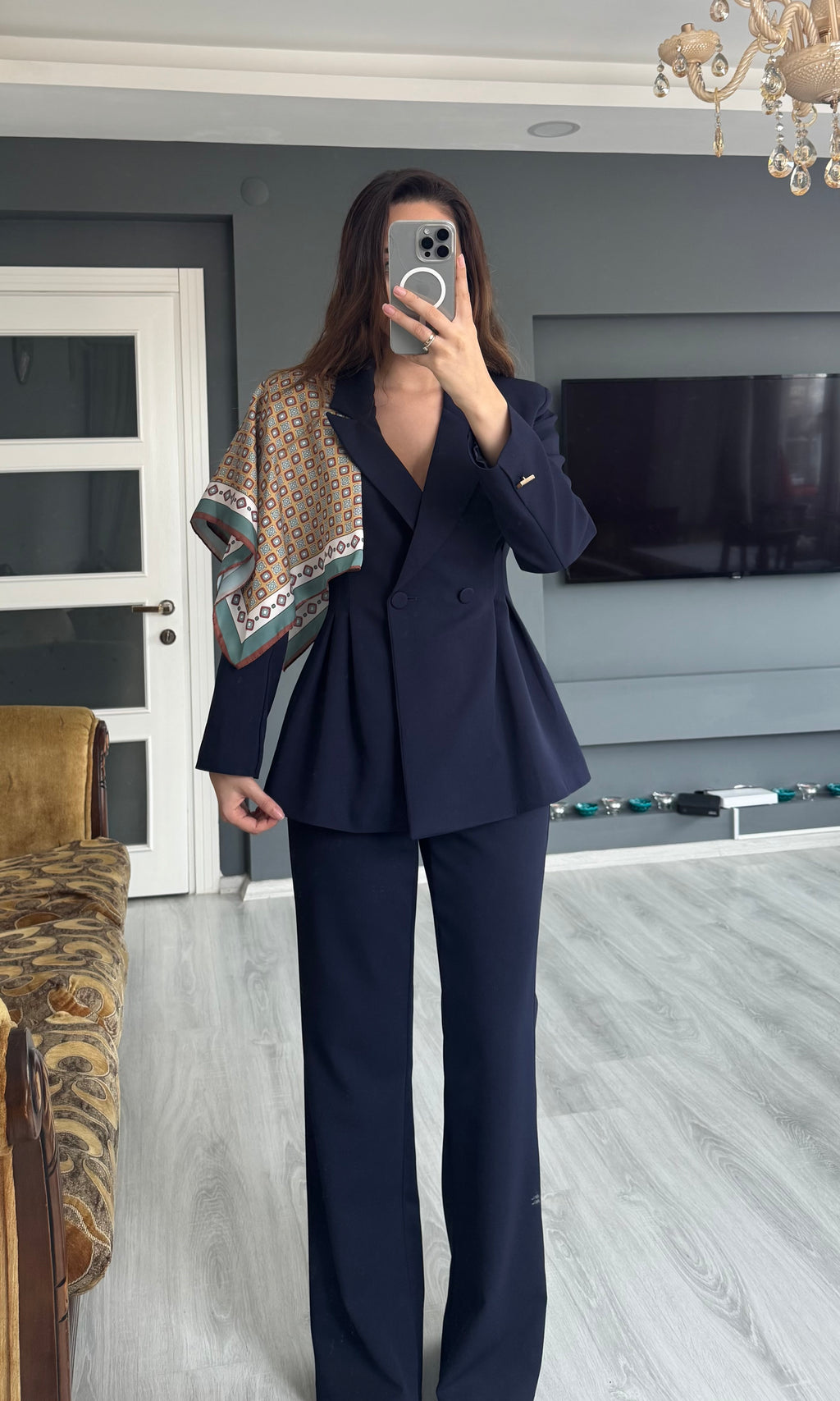 Lacivert Kemerli Fular Detaylı Blazer Pantolon Takım