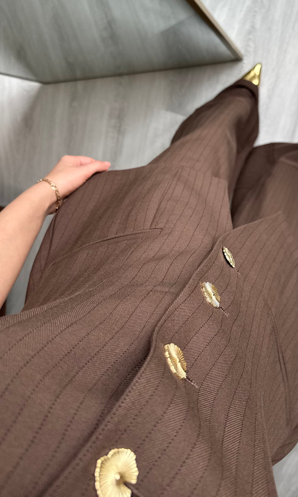 Kahve Çizgili Pantolon Ve Yelek Takım