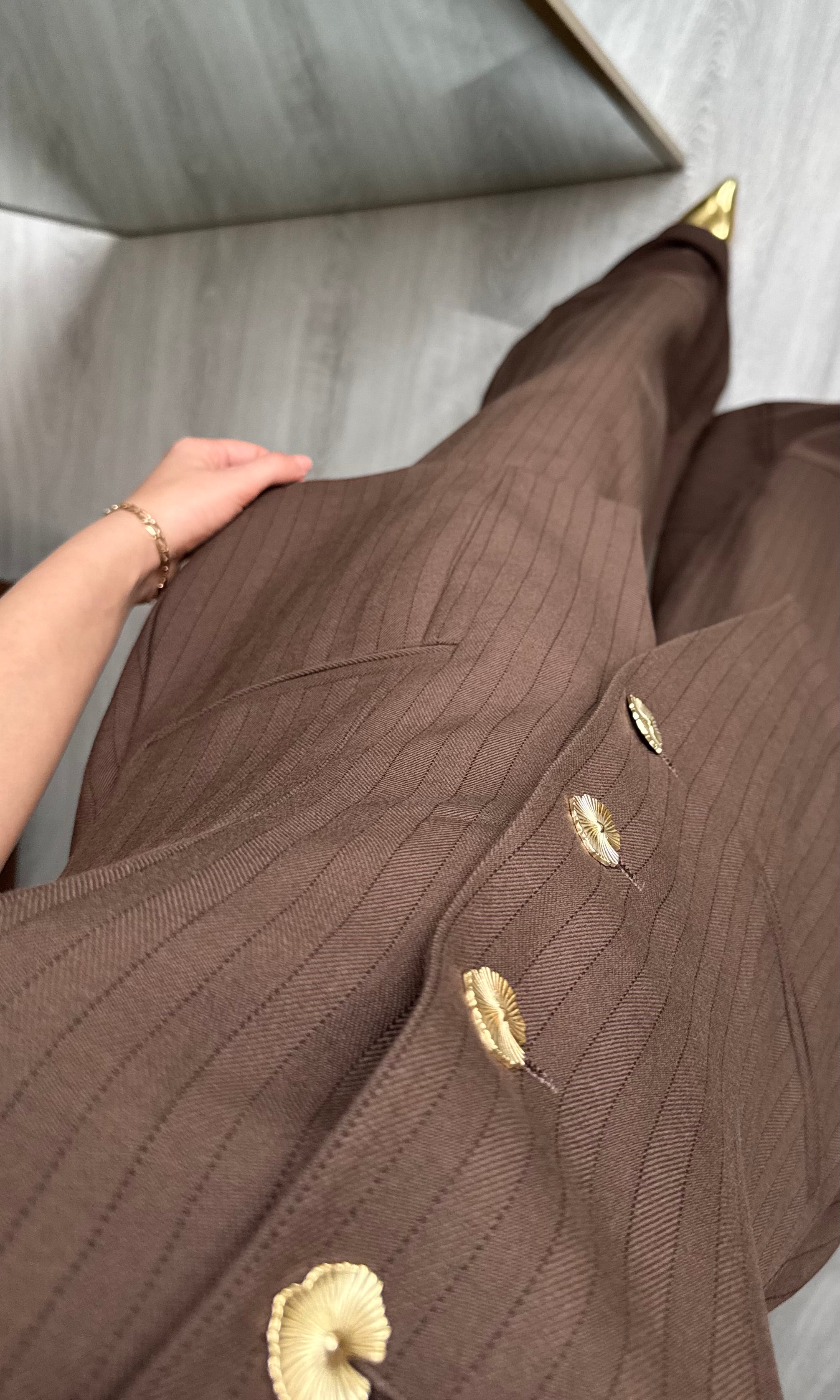 Kahve Çizgili Pantolon Ve Yelek Takım