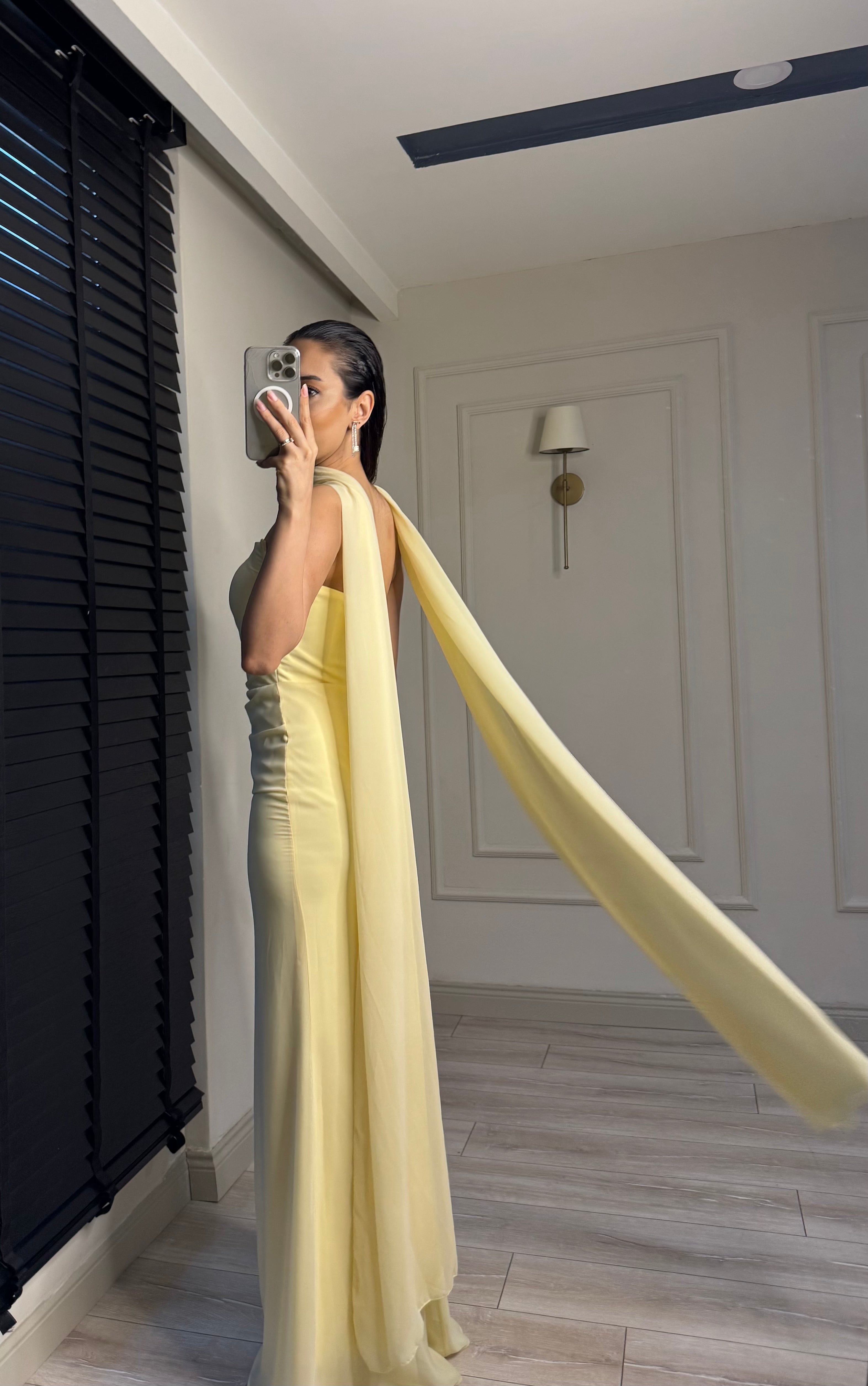 Straplez Drape Detay Fularlı Pastel Sarı Uzun Abiye