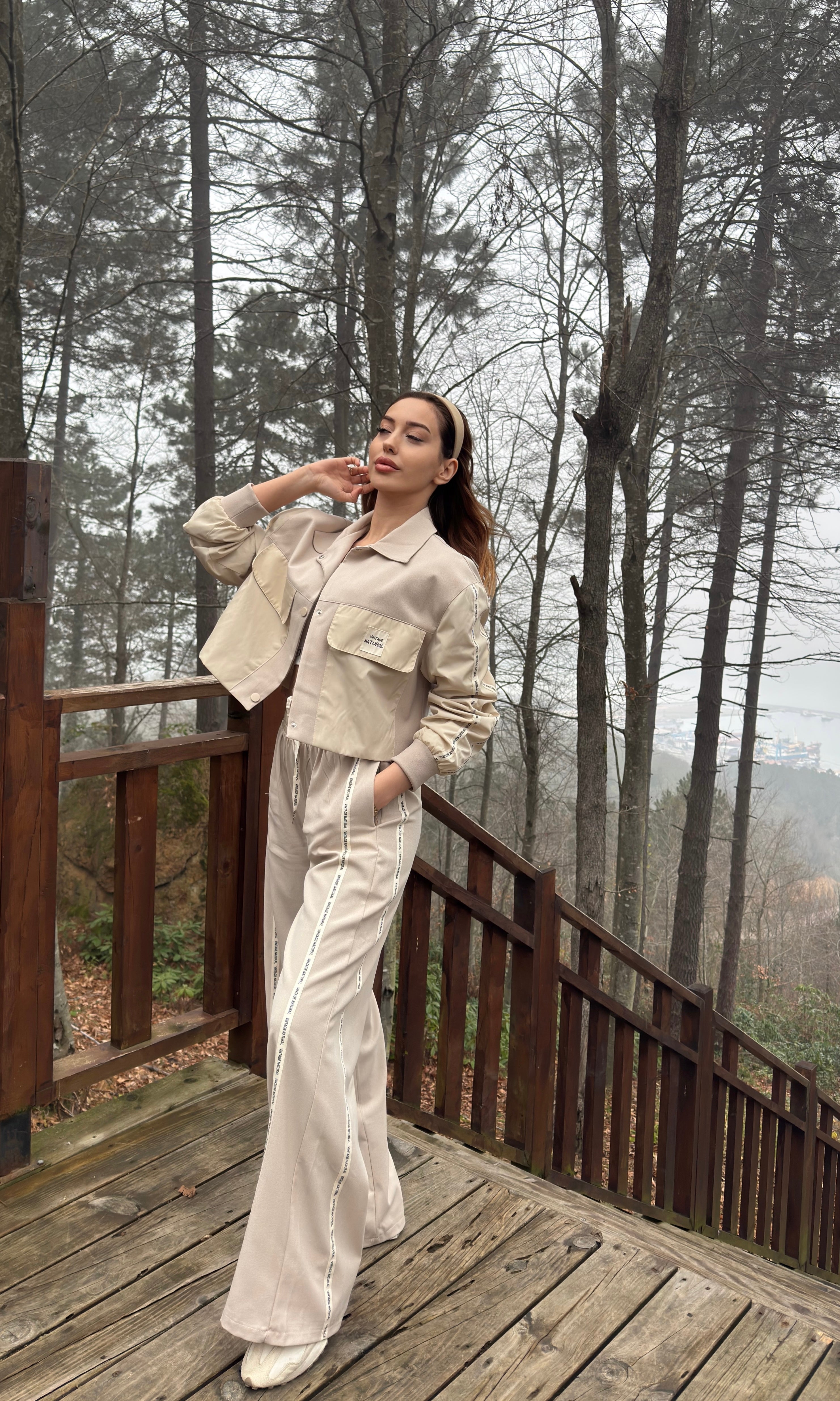 Quzu Kumaş Matchli Etiket Detaylı Ceket Pantolon Takım - Bej