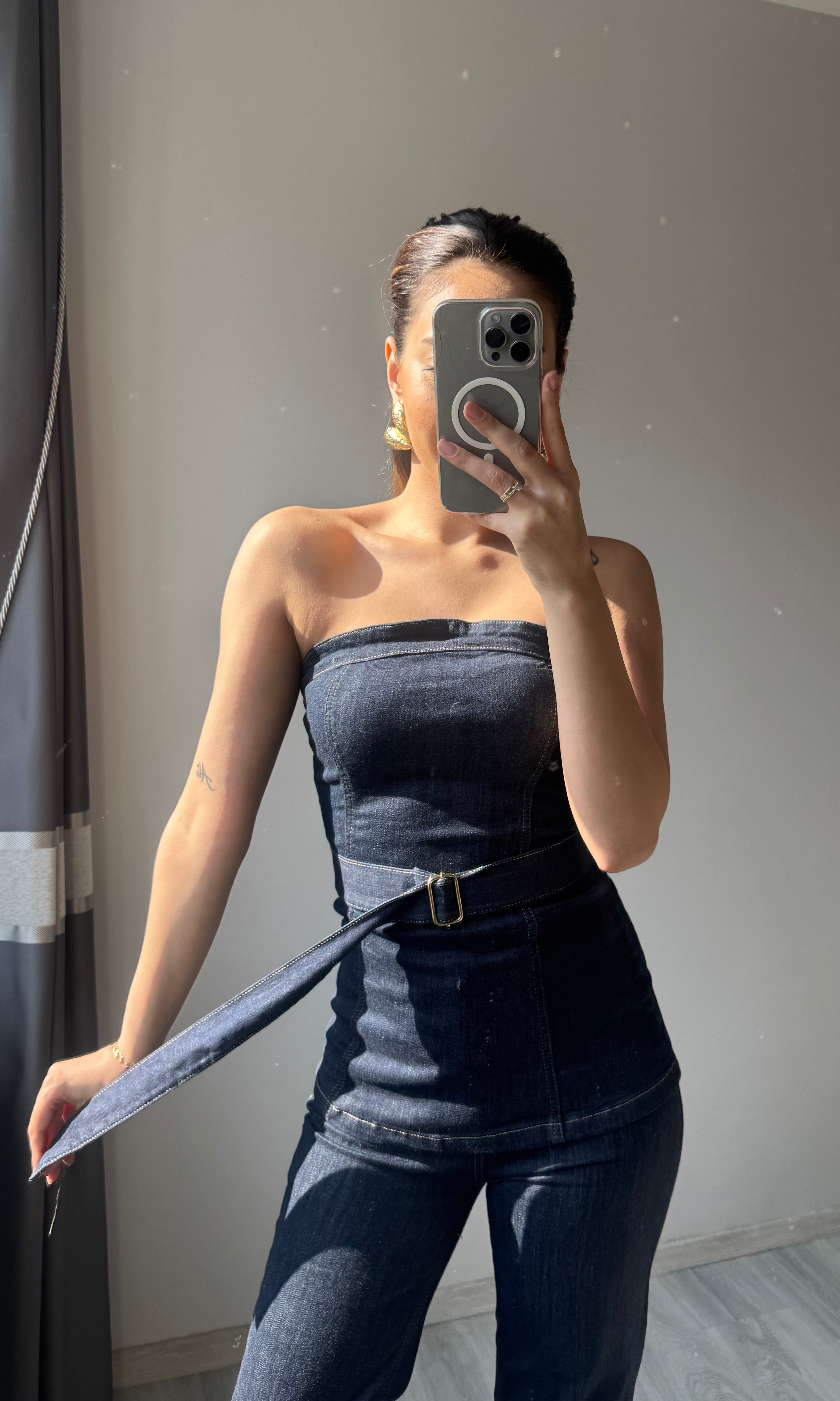 Straplez Kemer Detaylı Likralı Denim Takım