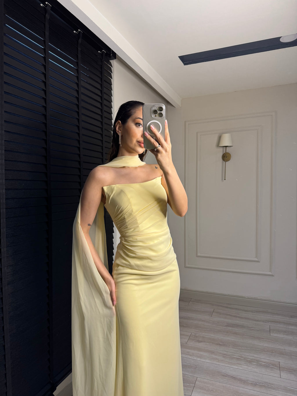 Straplez Drape Detay Fularlı Pastel Sarı Uzun Abiye